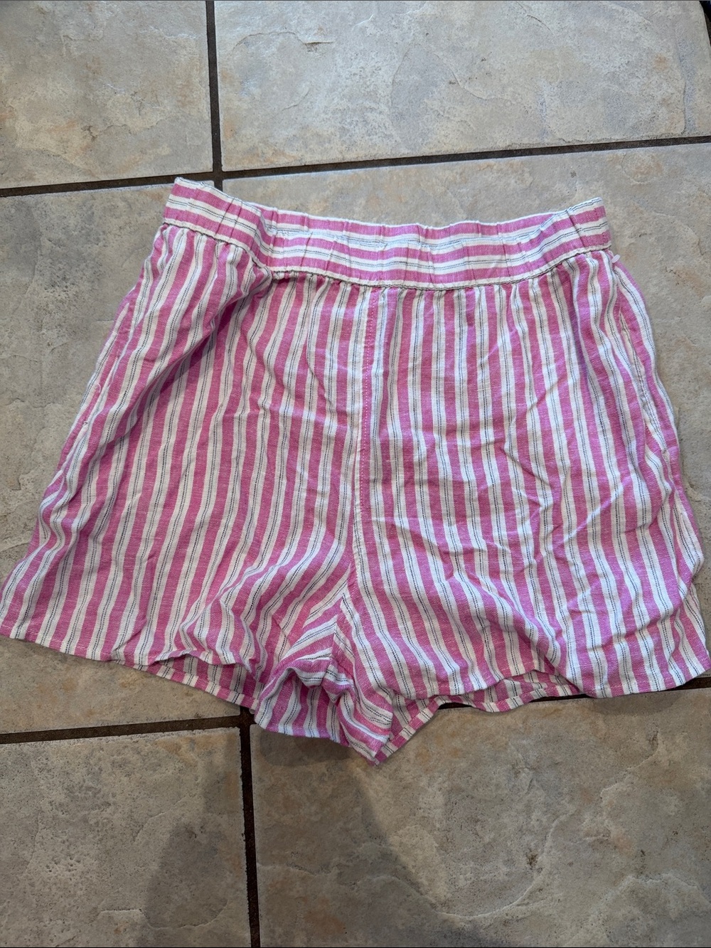 Universal Thread Pink and White Striped Women’s Linen-Blend Shorts